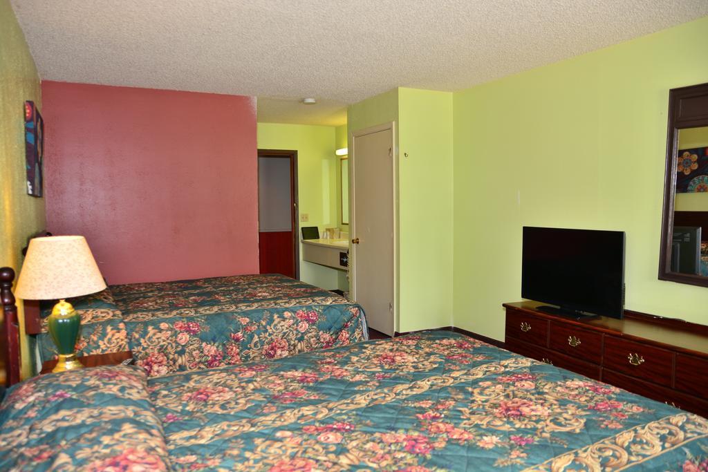 Scottish Inn And Suites Tomball Exterior photo